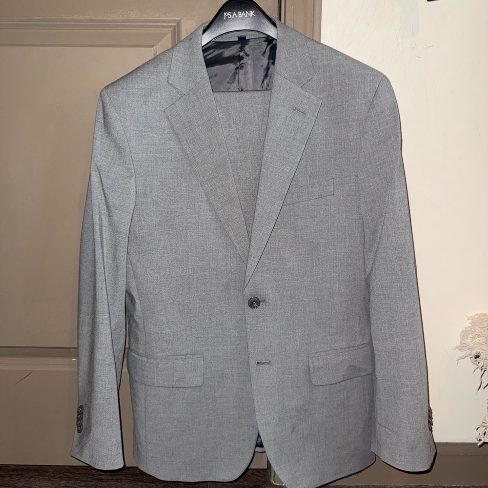 Gray Mens Slim Fit Suit 38S Jos A Bank